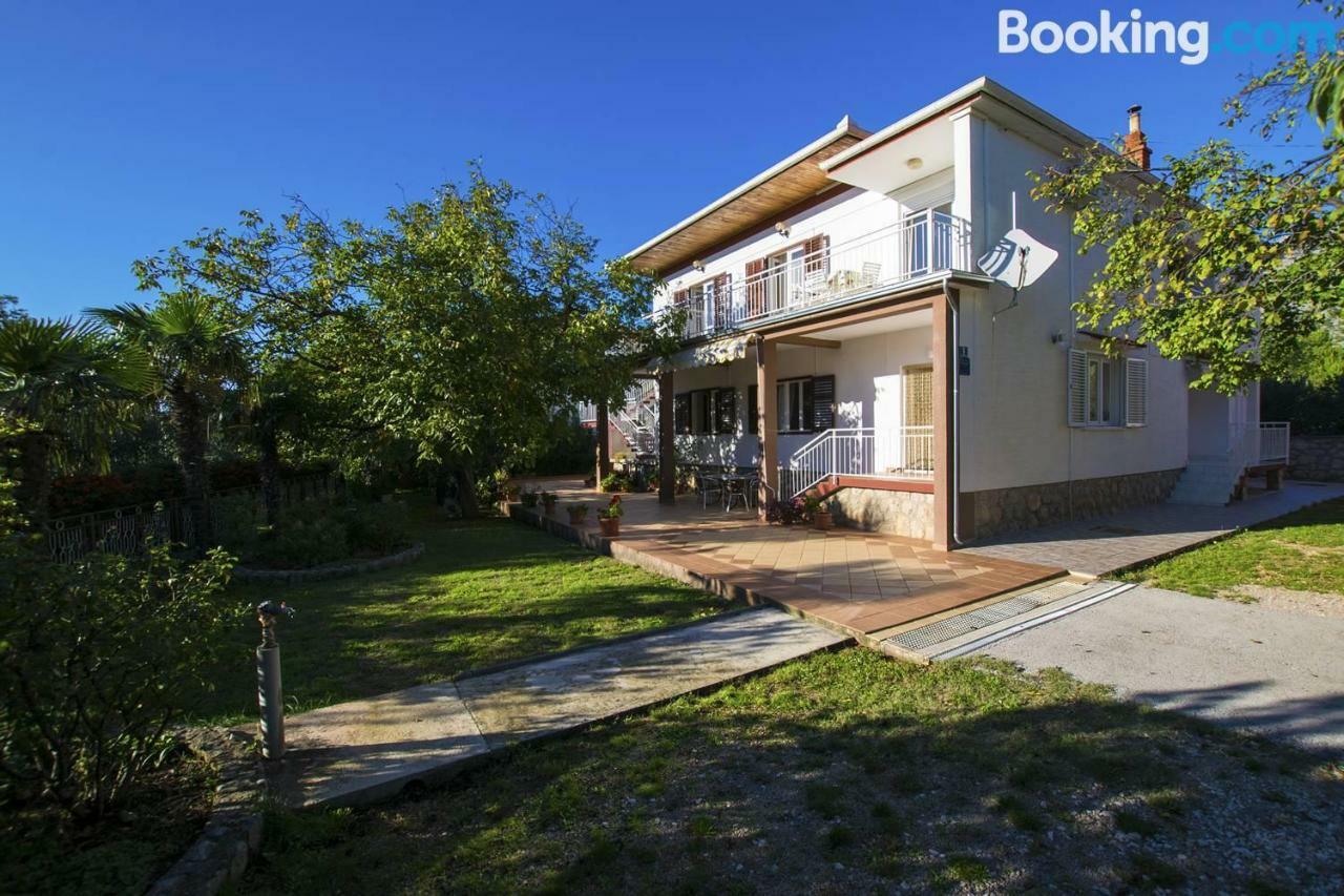 Apartamani Katarina Vl.Ilija Jusup Leilighet Starigrad Paklenica Eksteriør bilde